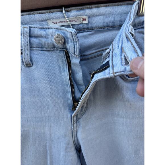 Levi’s 725 High Rise Bootcut Jeans Women's 26x30 Blue Button Stretch Light Wash - Picture 2 of 8